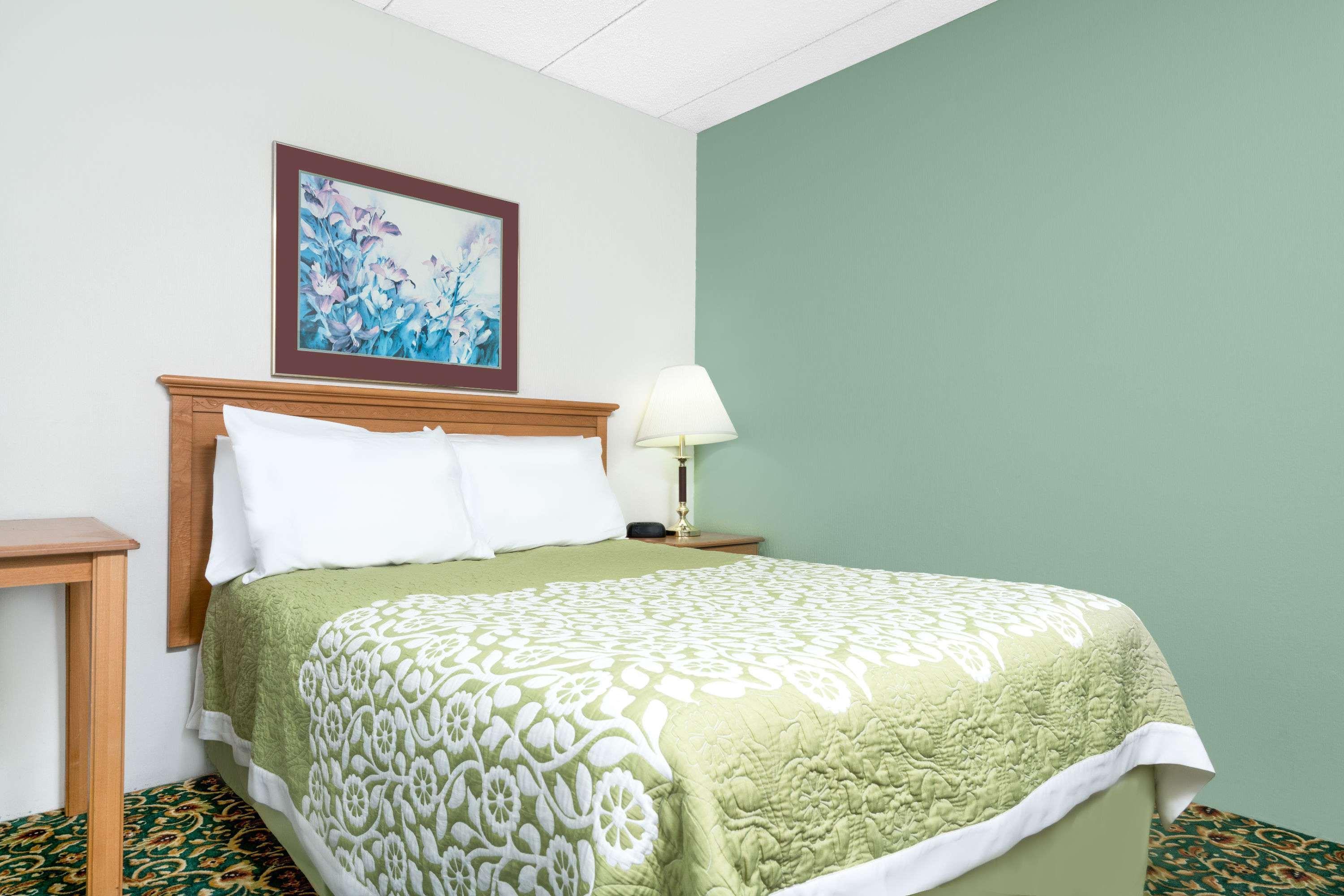 Days Inn By Wyndham St Cloud Saint Cloud Εξωτερικό φωτογραφία