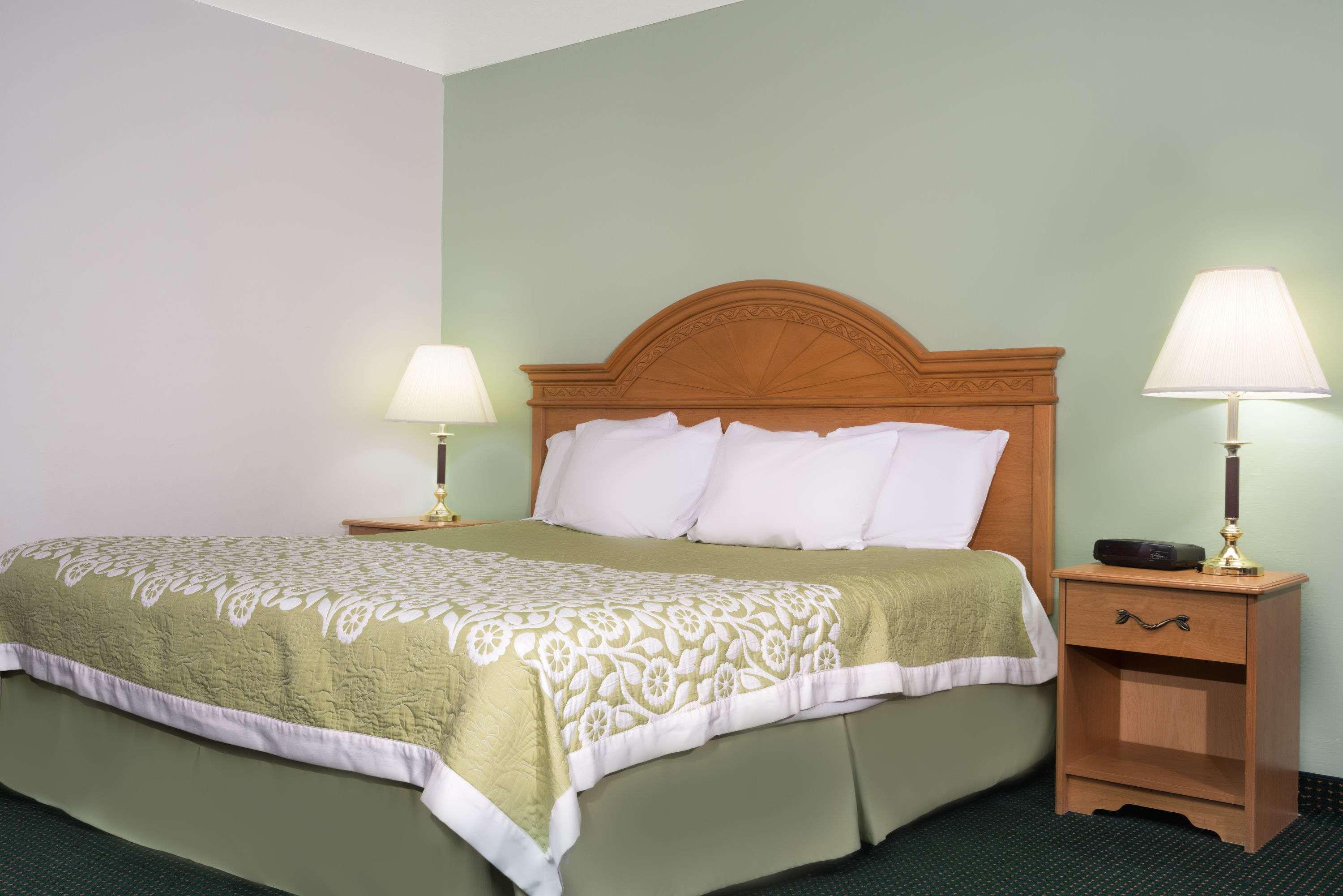 Days Inn By Wyndham St Cloud Saint Cloud Εξωτερικό φωτογραφία