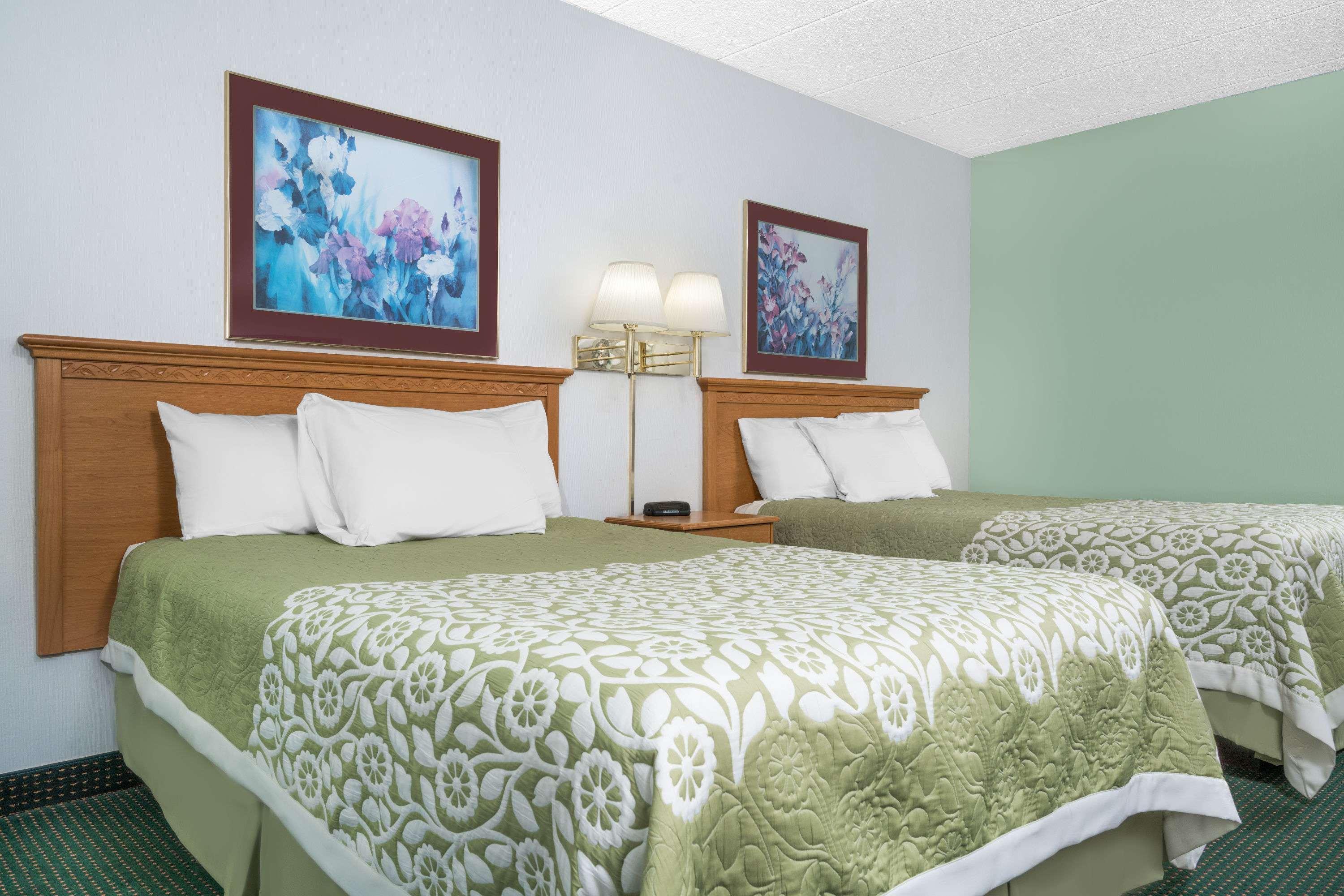 Days Inn By Wyndham St Cloud Saint Cloud Εξωτερικό φωτογραφία
